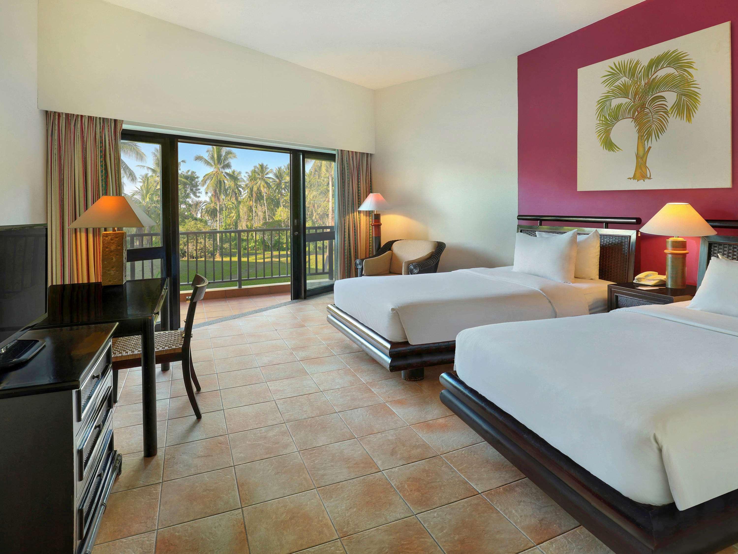 เมอร์เคียว มานาโด ตาเตลี บีช รีสอร์ต Hotel ภายนอก รูปภาพ