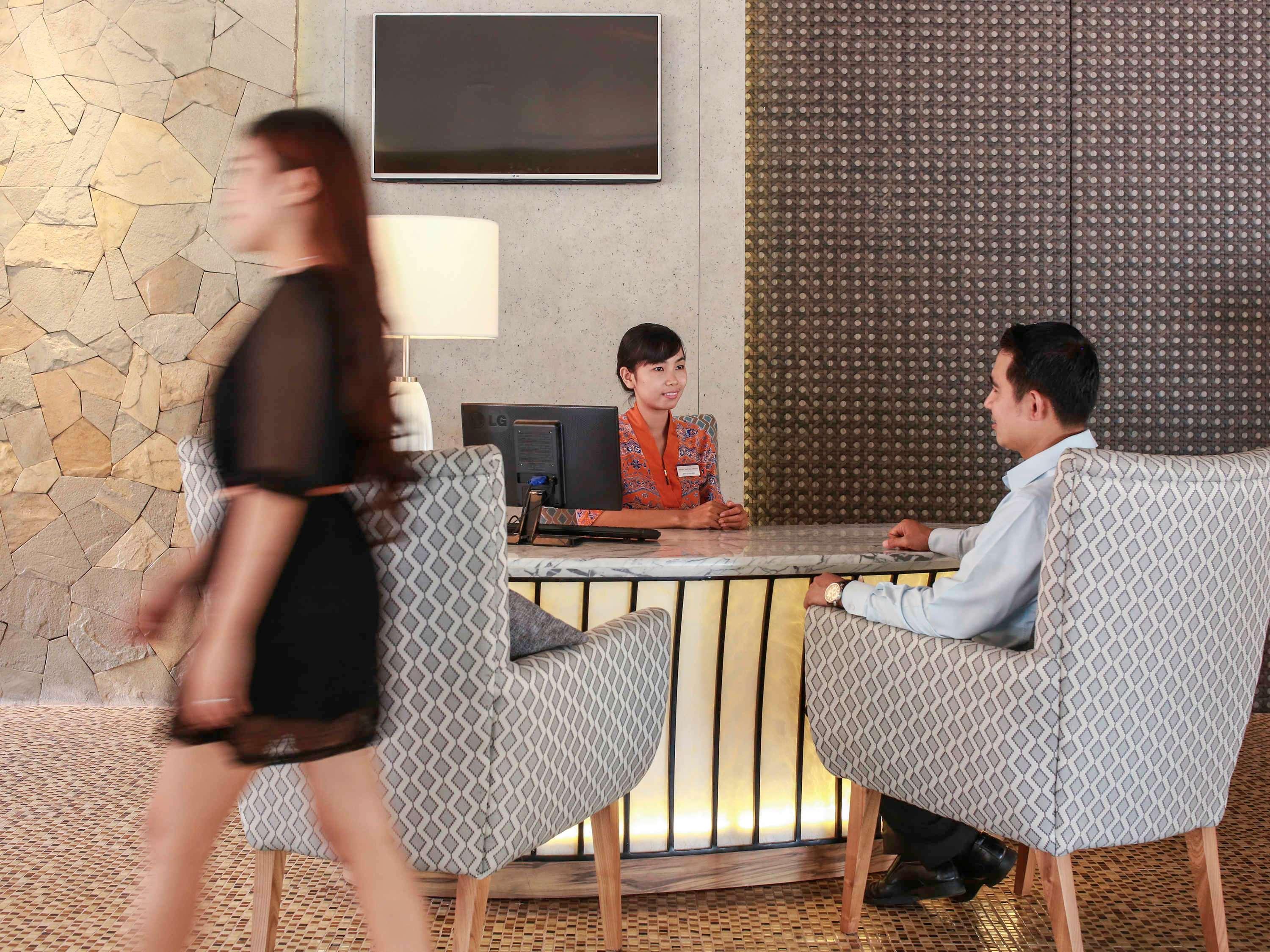 เมอร์เคียว มานาโด ตาเตลี บีช รีสอร์ต Hotel ภายนอก รูปภาพ