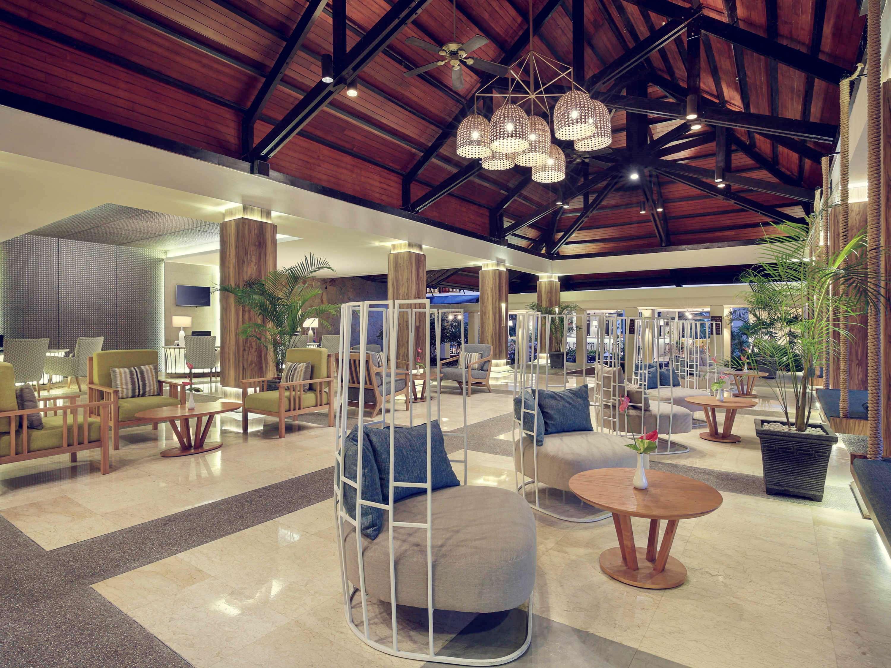 เมอร์เคียว มานาโด ตาเตลี บีช รีสอร์ต Hotel ภายนอก รูปภาพ