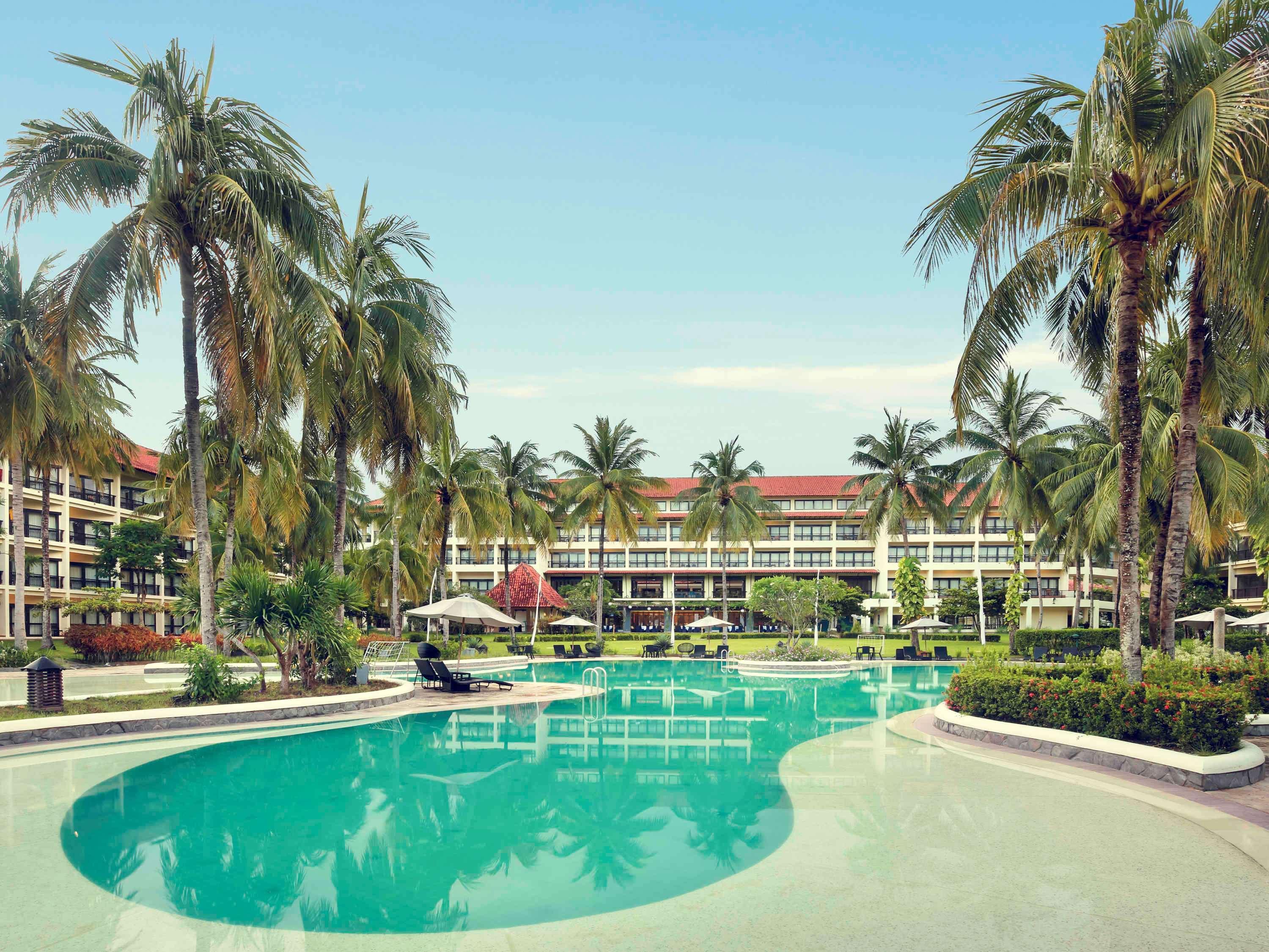 เมอร์เคียว มานาโด ตาเตลี บีช รีสอร์ต Hotel ภายนอก รูปภาพ