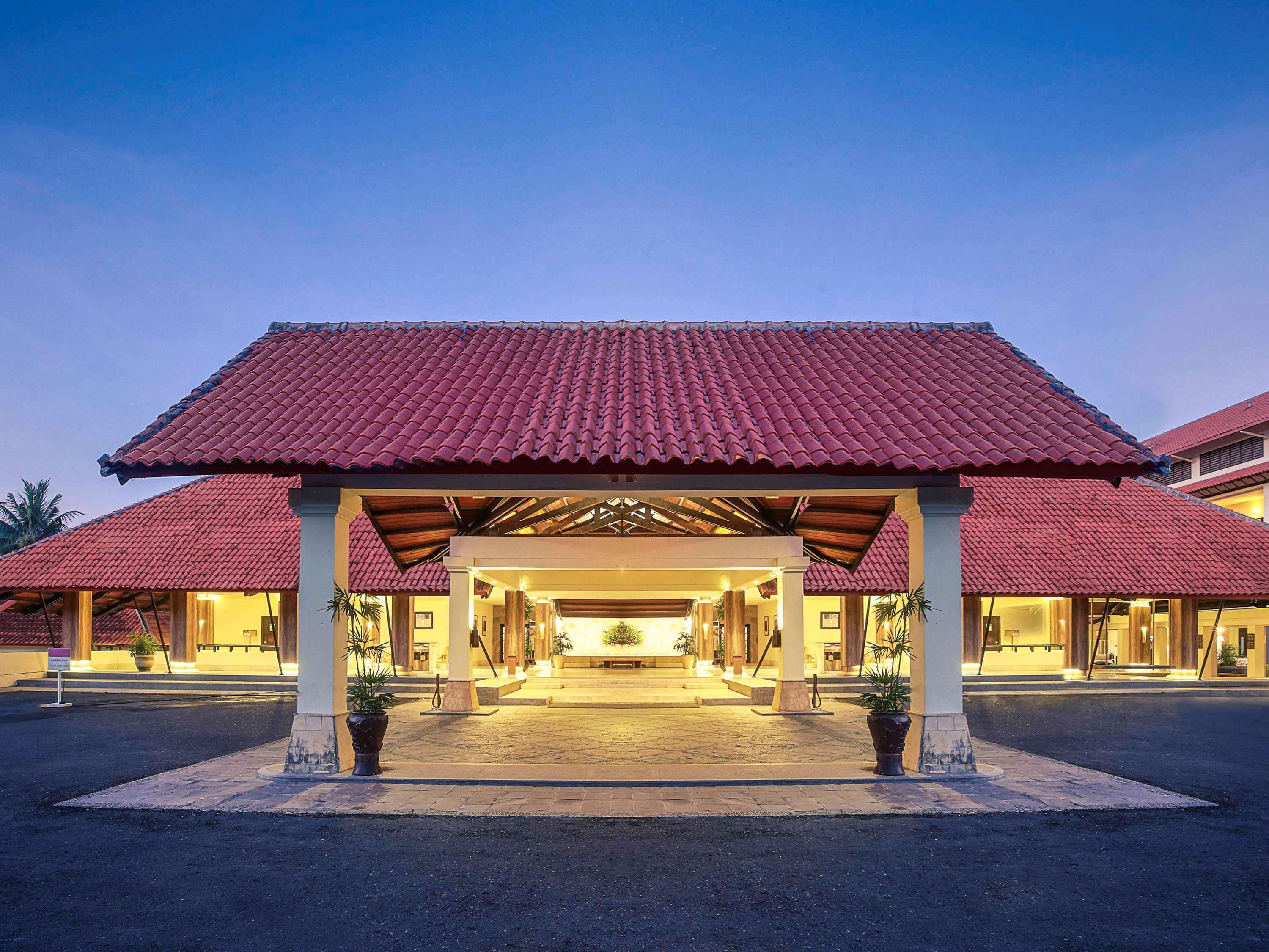 เมอร์เคียว มานาโด ตาเตลี บีช รีสอร์ต Hotel ภายนอก รูปภาพ