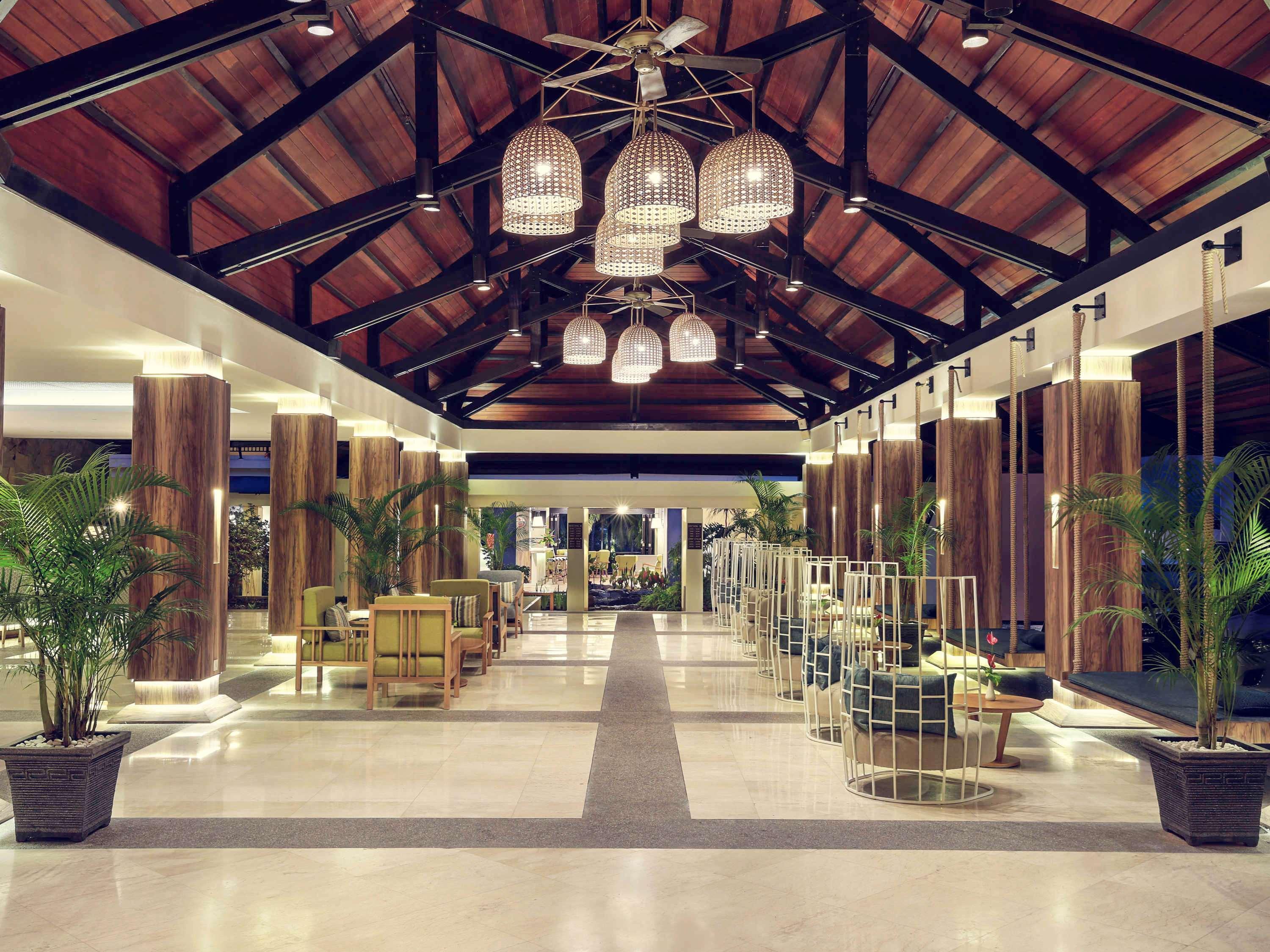เมอร์เคียว มานาโด ตาเตลี บีช รีสอร์ต Hotel ภายนอก รูปภาพ