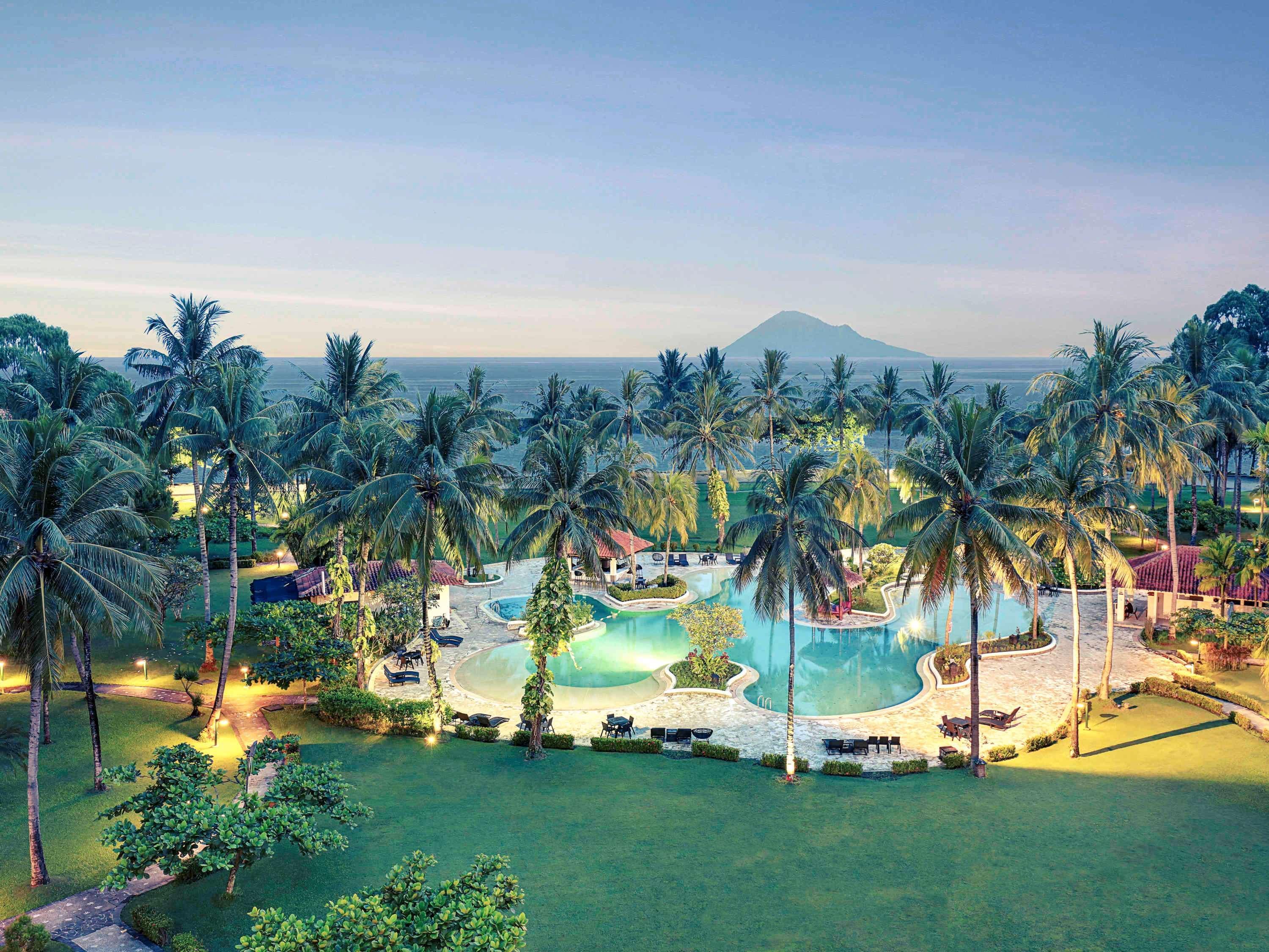 เมอร์เคียว มานาโด ตาเตลี บีช รีสอร์ต Hotel ภายนอก รูปภาพ
