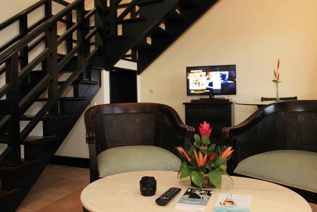 เมอร์เคียว มานาโด ตาเตลี บีช รีสอร์ต Hotel ภายนอก รูปภาพ
