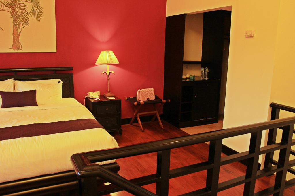 เมอร์เคียว มานาโด ตาเตลี บีช รีสอร์ต Hotel ภายนอก รูปภาพ