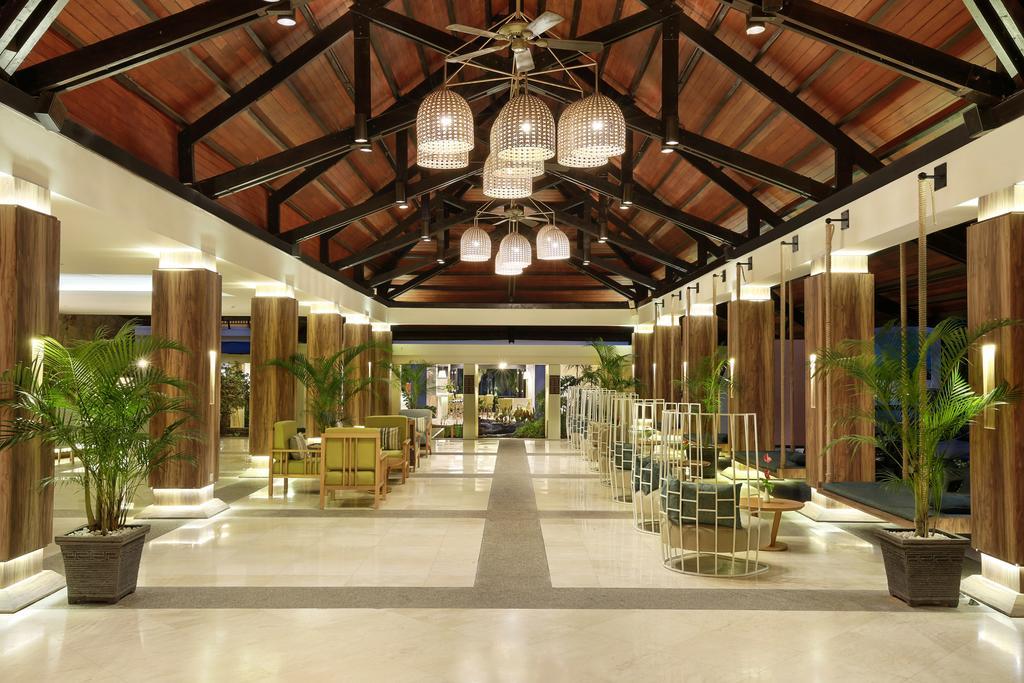 เมอร์เคียว มานาโด ตาเตลี บีช รีสอร์ต Hotel ภายนอก รูปภาพ